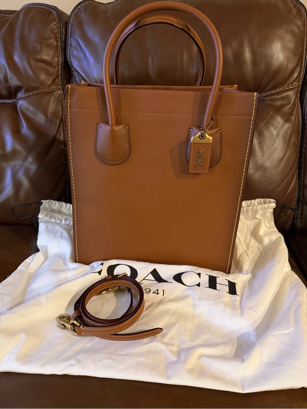 Coach Cashin Carry Tote XL - Picture 3 of 12